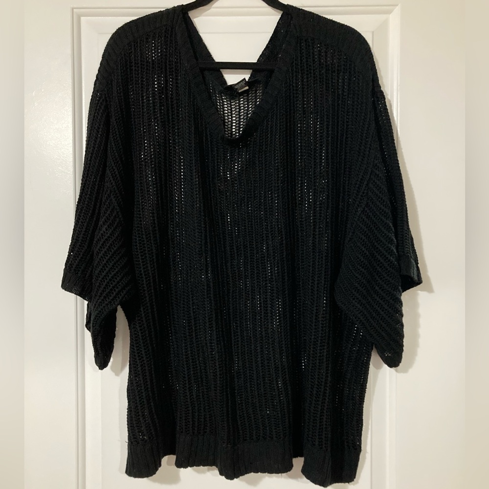 Lane Bryant crochet style top, size 28 in black.